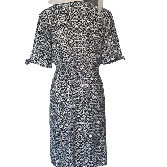 Banana Republic Wrap Dress with Tie Sleeve Size 14 NWT - Picture 9 of 13